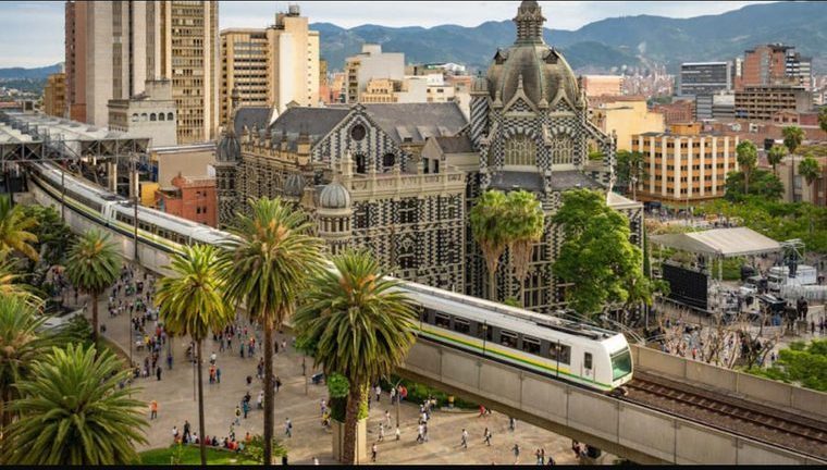 Medellin Downtown City Tour + Museum