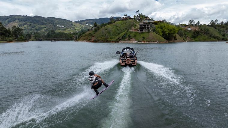 Wakeboarding Guatape