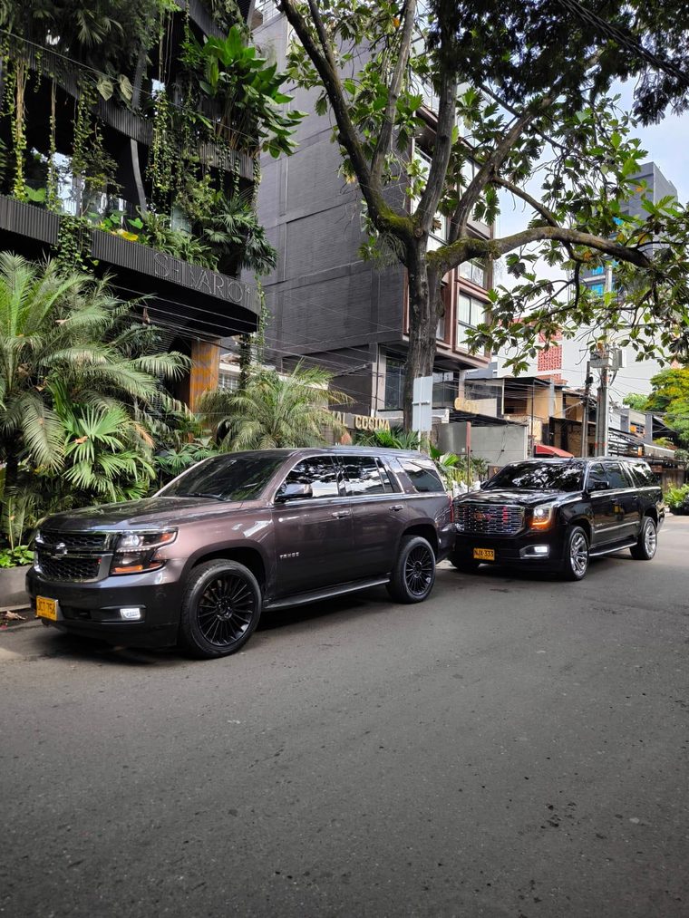 Luxury SUV’s & Sedans