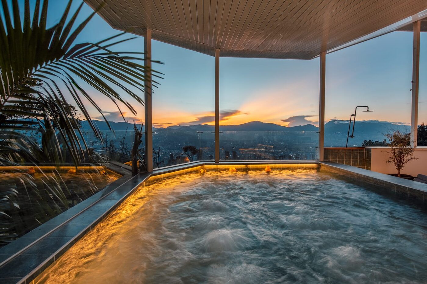 Rooftop Infinity Pool &mdash; The Pinnacle